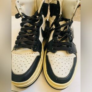 Black and White Nike dunks women’s size 9.5